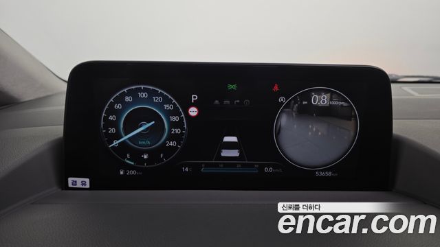 Hyundai Staria 2023 — photo 8