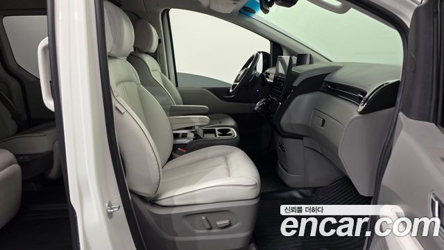 Hyundai Staria 2023 — photo 11
