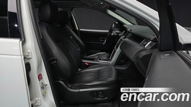 Land Rover Discovery Sport 2019 — photo 11