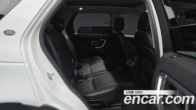 Land Rover Discovery Sport 2019 — photo 12