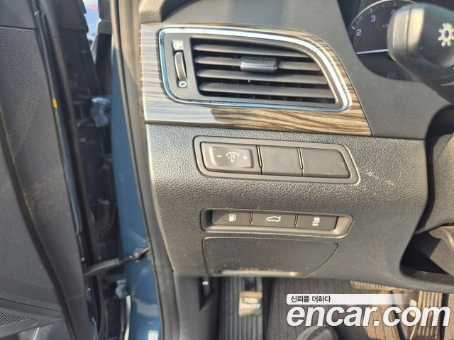 Hyundai Sonata 2015 — photo 16