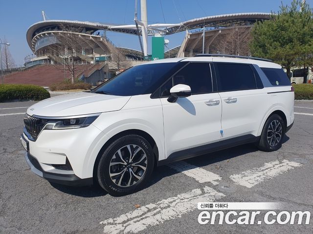 Kia Canival 2023 — photo 2