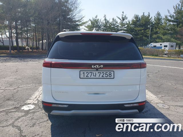 Kia Canival 2023 — photo 6