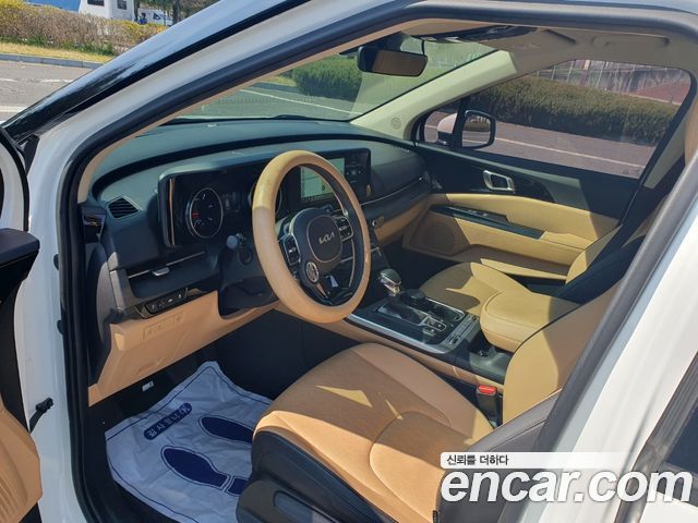Kia Canival 2023 — photo 8