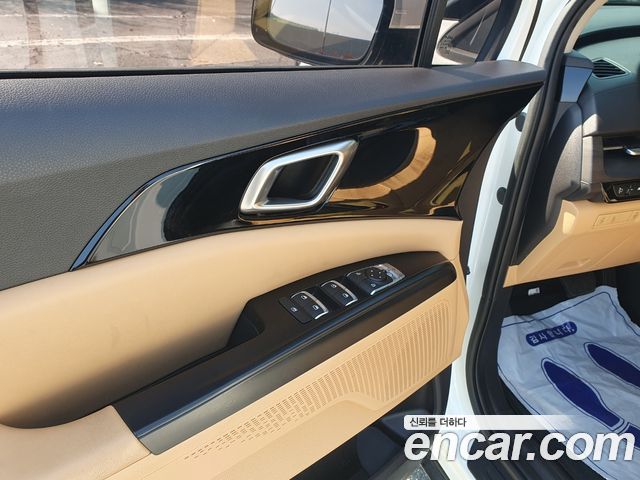 Kia Canival 2023 — photo 9