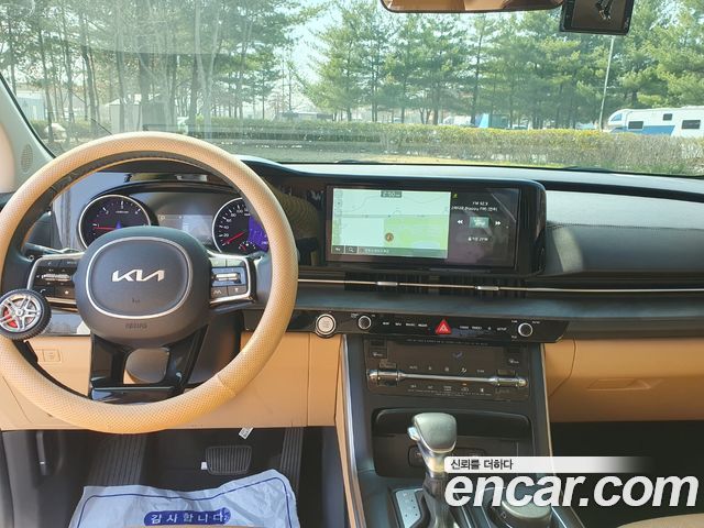 Kia Canival 2023 — photo 11