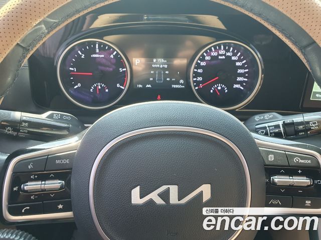Kia Canival 2023 — photo 12