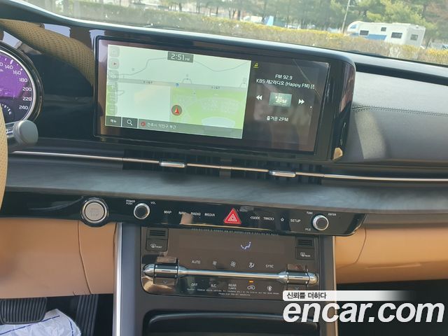 Kia Canival 2023 — photo 15
