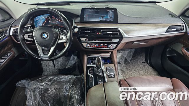 BMW Gran Turismo 2019 — photo 7