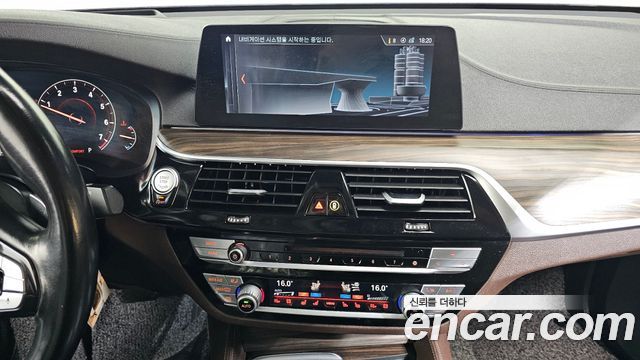 BMW Gran Turismo 2019 — photo 15