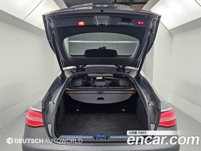 Mercedes-Benz GLC-Class 2017 — photo 19