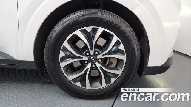 Kia Canival 2021 — photo 5