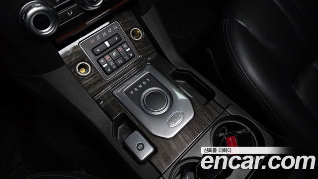 Land Rover Discovery 2015 — photo 9