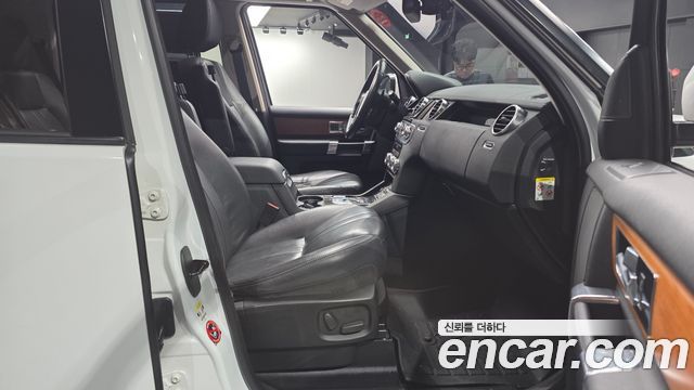 Land Rover Discovery 2015 — photo 10
