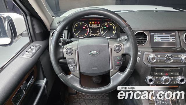 Land Rover Discovery 2015 — photo 13
