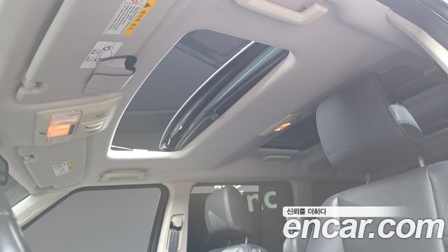 Land Rover Discovery 2015 — photo 19