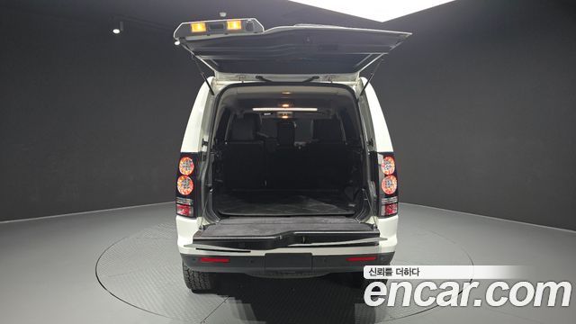 Land Rover Discovery 2015 — photo 20