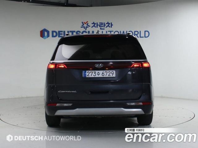 Kia Canival 2021 — photo 4