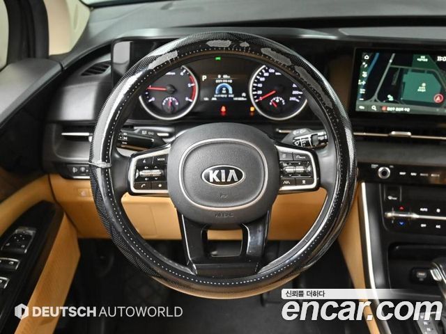 Kia Canival 2021 — photo 17