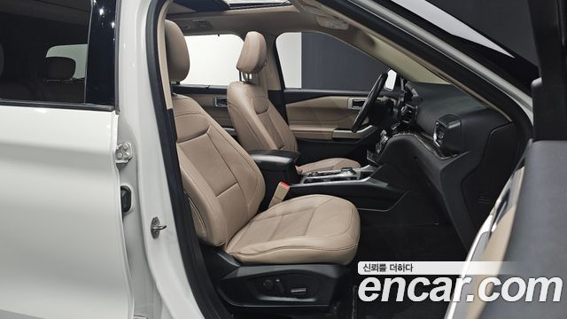 Ford Explorer 2021 — photo 10