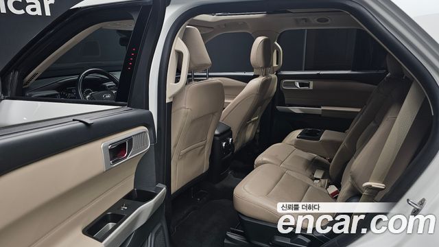 Ford Explorer 2021 — photo 12