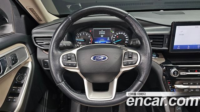 Ford Explorer 2021 — photo 13