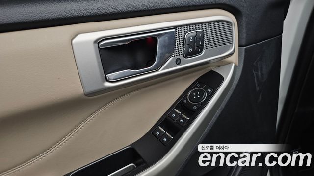 Ford Explorer 2021 — photo 17