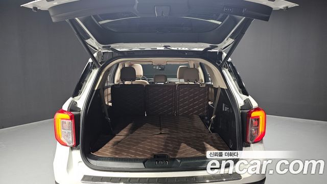 Ford Explorer 2021 — photo 20