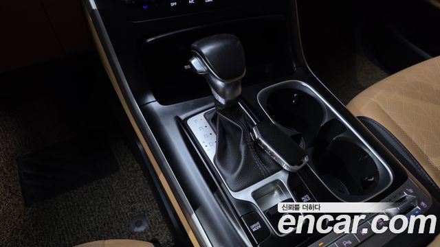 Kia Canival 2021 — photo 9