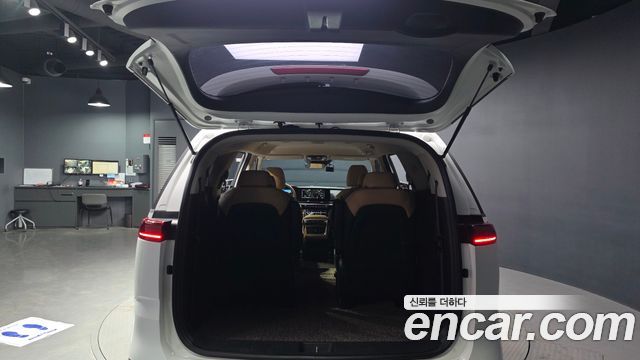 Kia Canival 2021 — photo 20