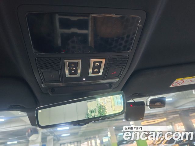 Land Rover Defender 2025 — photo 11