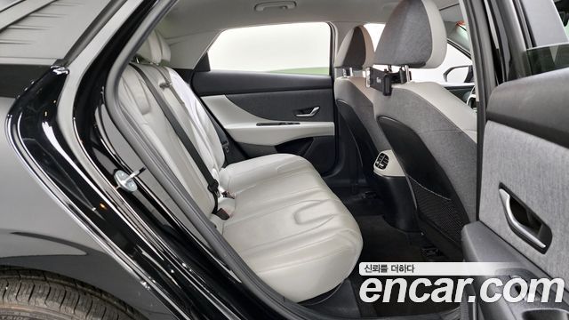 Hyundai AVANTE 2023 — photo 12