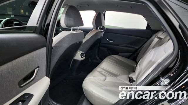 Hyundai AVANTE 2023 — photo 13