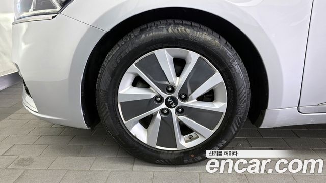 Kia K7 2017 — photo 5