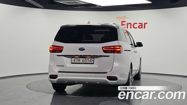 Kia Canival 2019 — photo 4