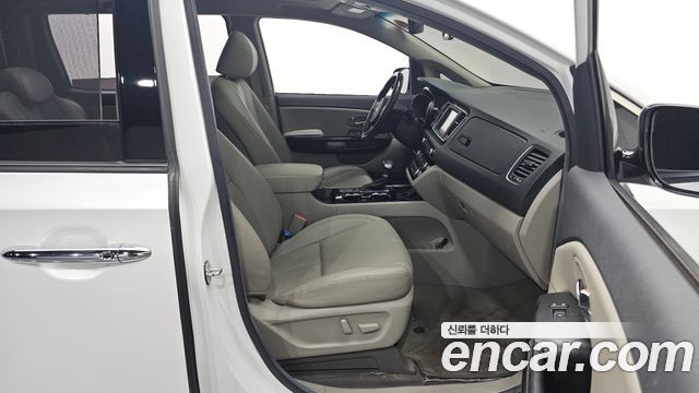 Kia Canival 2019 — photo 10
