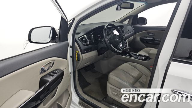 Kia Canival 2019 — photo 11