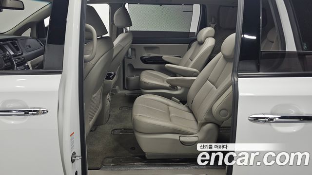 Kia Canival 2019 — photo 12