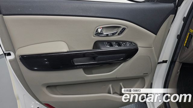 Kia Canival 2019 — photo 17