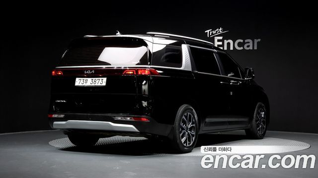 Kia Canival 2022 — photo 2