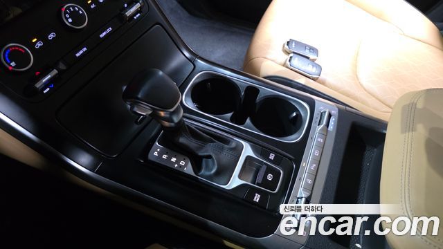Kia Canival 2022 — photo 9