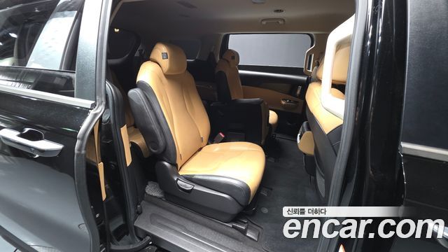 Kia Canival 2022 — photo 12