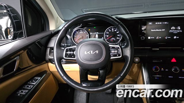 Kia Canival 2022 — photo 13