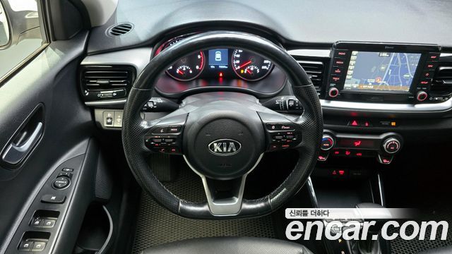 Kia Stonic 2018 — photo 14