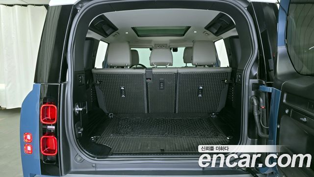 Land Rover Defender 2022 — photo 20