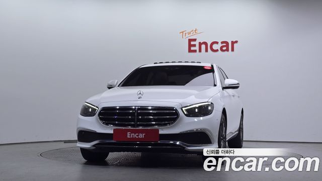 Mercedes-Benz E-Class 2022 — photo 3