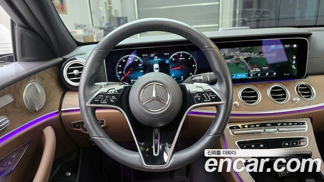 Mercedes-Benz E-Class 2022 — photo 14