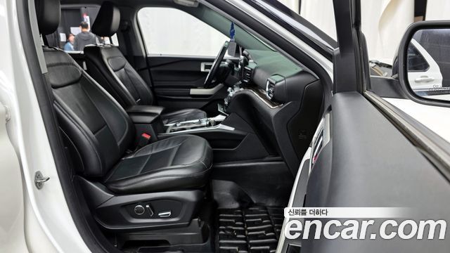 Ford Explorer 2020 — photo 11