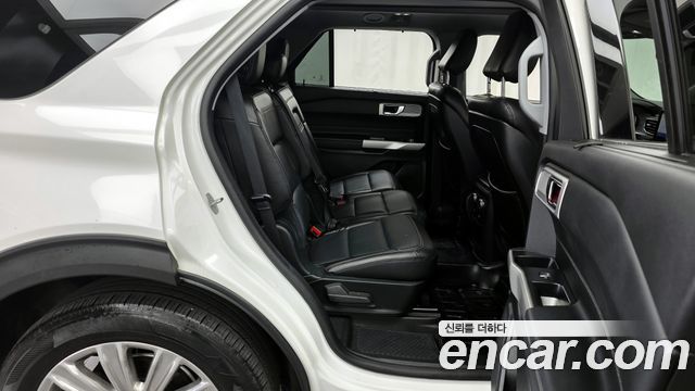 Ford Explorer 2020 — photo 12