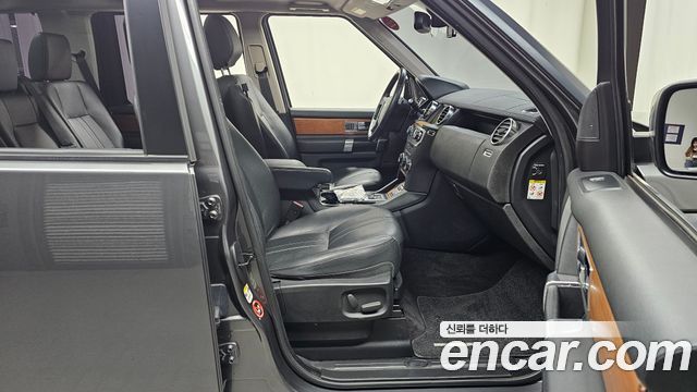 Land Rover Discovery 2013 — photo 11